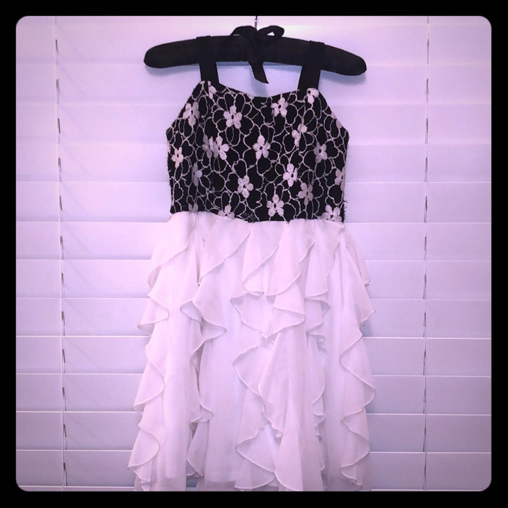 EUC Girls Party Dress 👗.